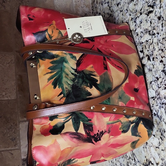 Patricia Nash Handbags - Patricia Nash Floral Benvenuto Tote NEW